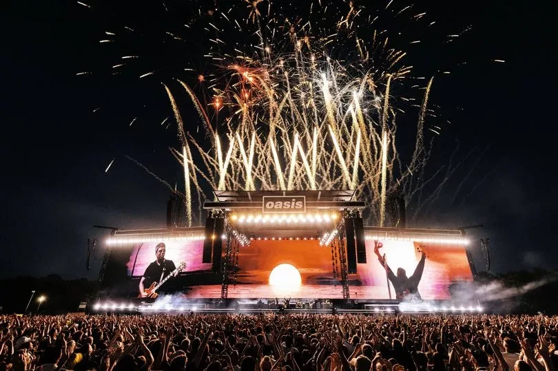 Recensione  Oasis a Heaton Park, Manchester: i fratelli Gallagher scrivono la storia riuniti